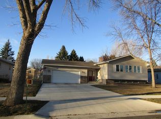 1227 Gemini Ave, Aberdeen, SD 57401