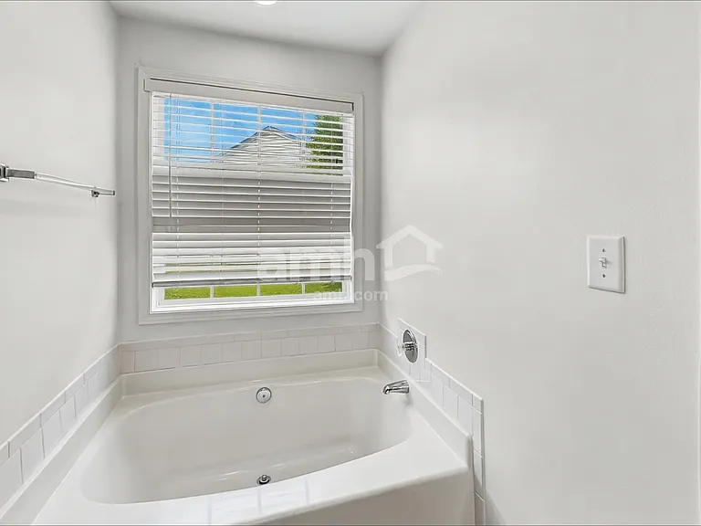 10510 Glory Meadow Ct — Photo 12