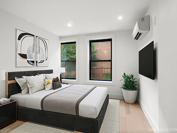 4th image of 260 New York Ave #1