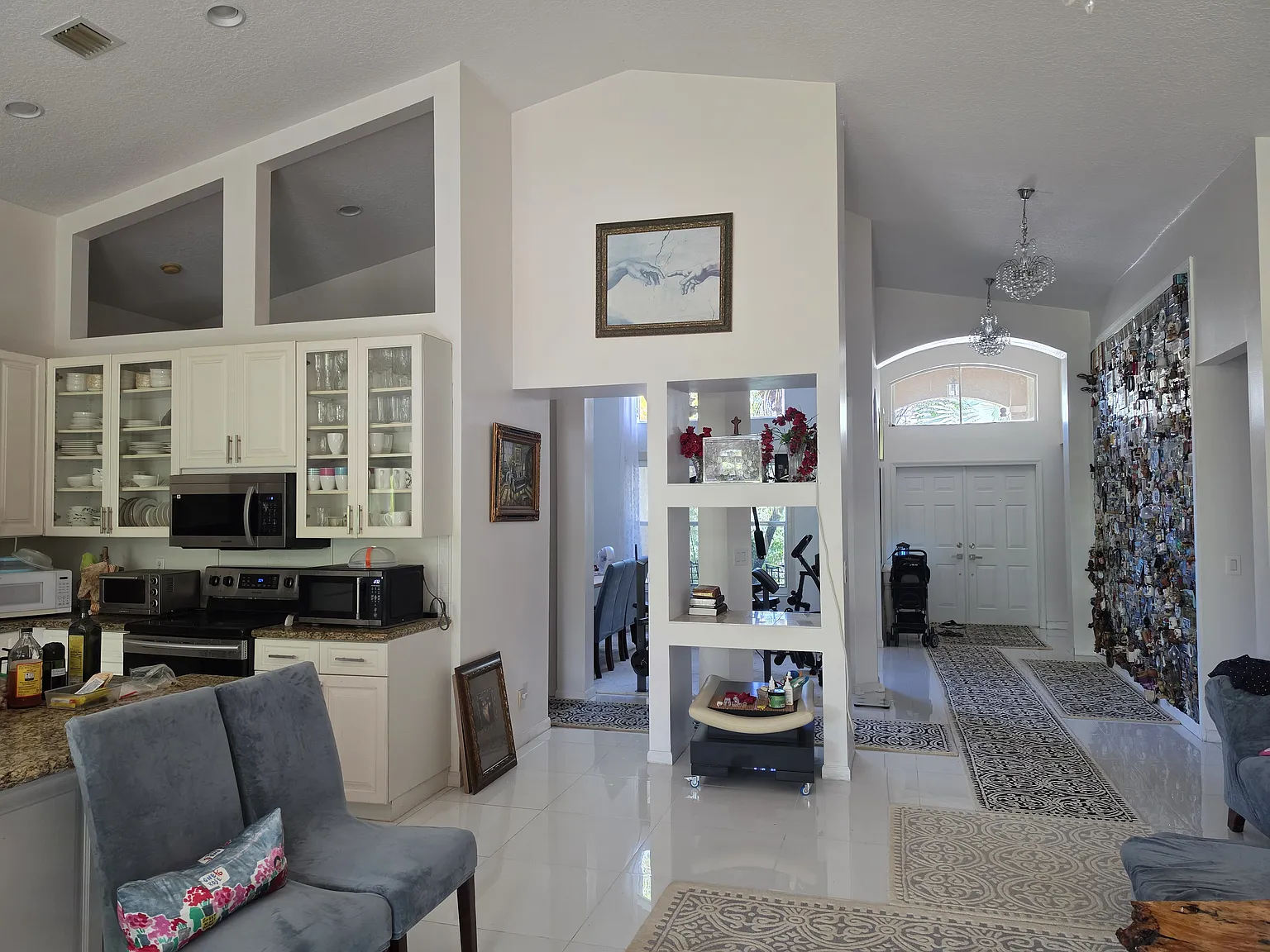 4 bed, 2574 sqft, $5,100 — Photo 3