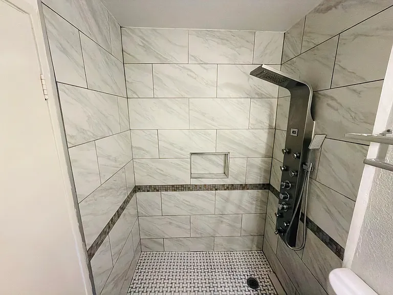 1364 Pattee Cir #C — Photo 9