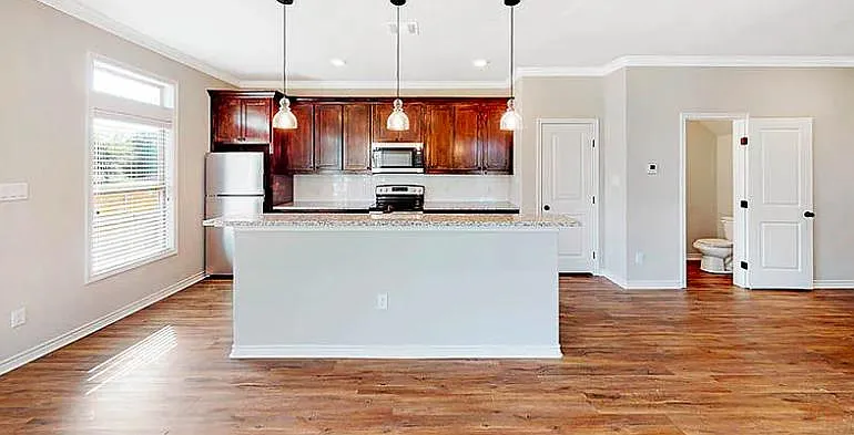 4 bed, 4.5 bath, 1936 sqft, $4,595 — Photo 3