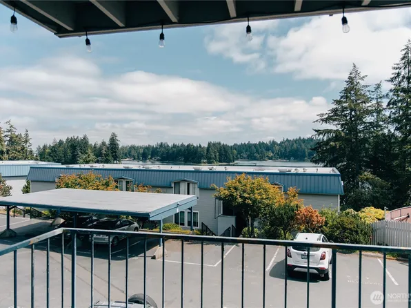 924 Shorewood Drive #49, Bremerton, WA 98312
