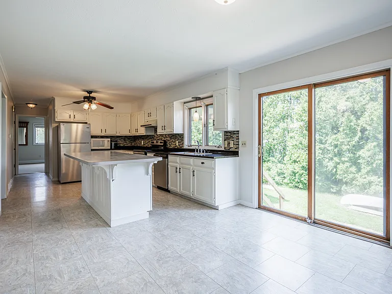 26 Clearview Ave — Photo 16