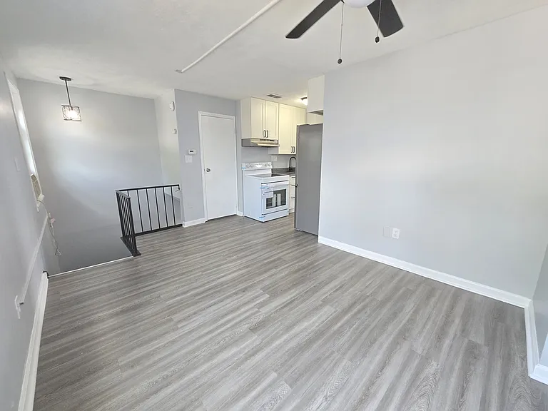 1906 Monongahela Ave #4 — Photo 6