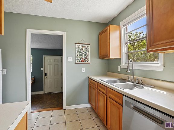 5th image of 3210 Desaix Blvd