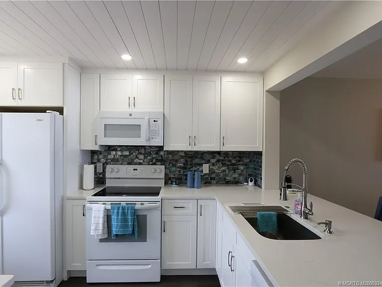 7380 S Ocean Dr #621 — Photo 4