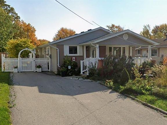 2nd image of 518 Cardinal Cres
