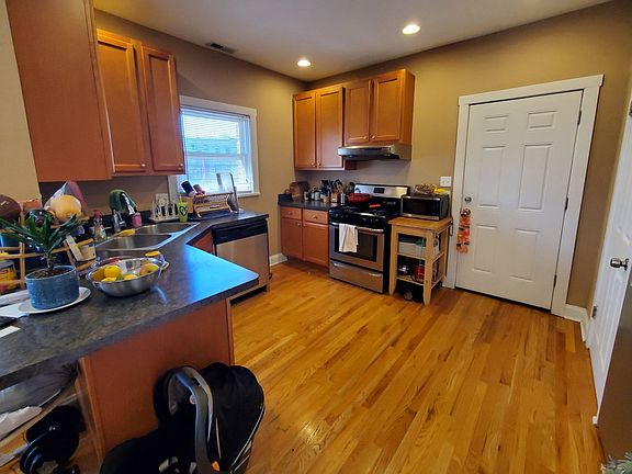 5th image of 4926 N Albany Ave APT 2S
