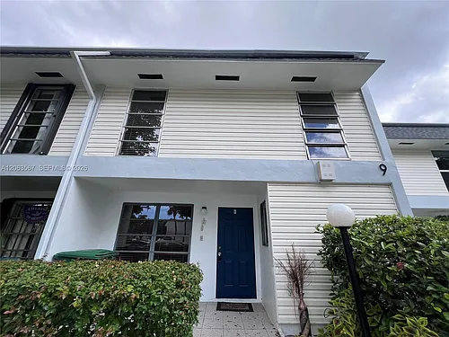 2750 N 34th Ave #9D Photo 1