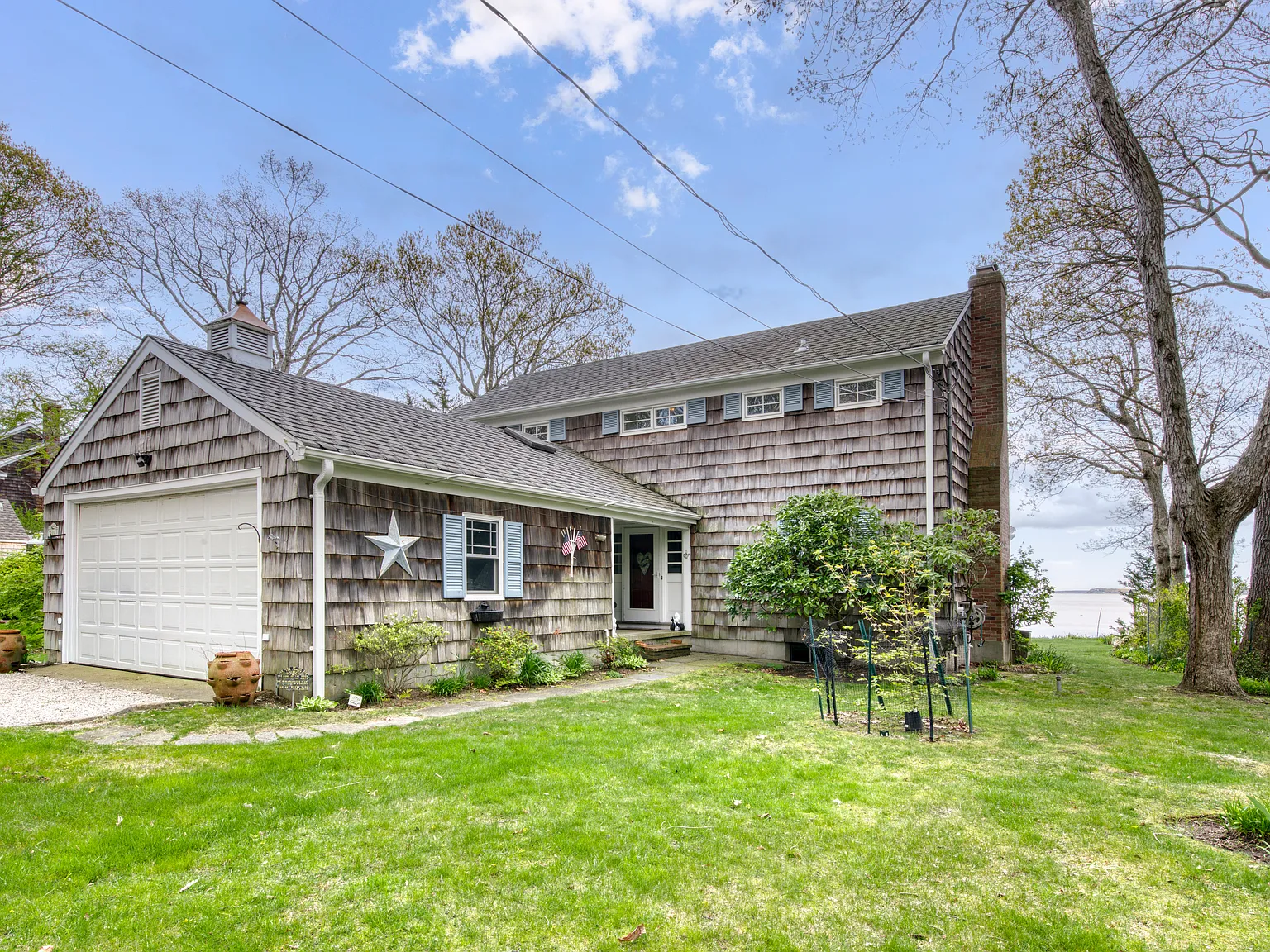 Waterfront Rental on the Bay — Photo 2
