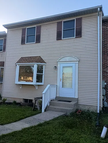 3264 Roxbury Rd Photo 1
