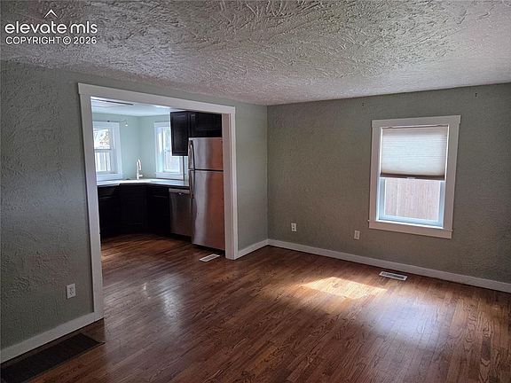 5th image of 2823 Main St