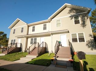 107 N 10th St, Grand Forks, ND 58203