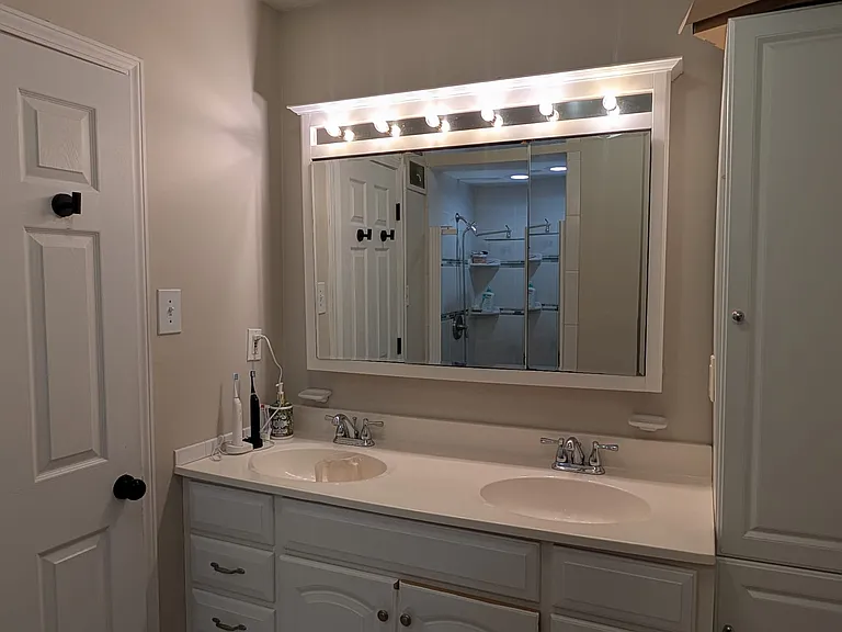 864 Greenshire Ct — Photo 8
