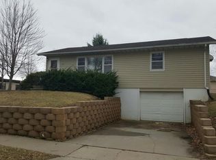 1355 D Ave, Marion, IA 52302