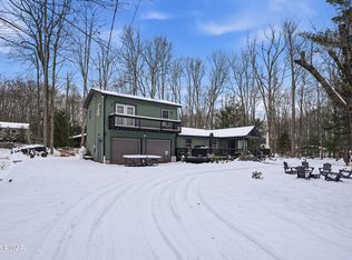 1706 Indiana Ct, Pocono Lake, PA 18347