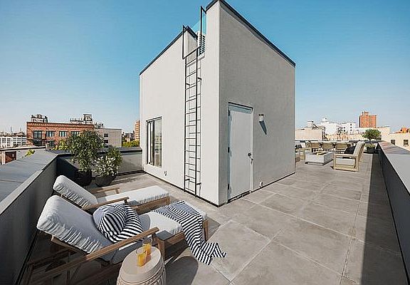 4th image of 118 Tompkins Ave #2B
