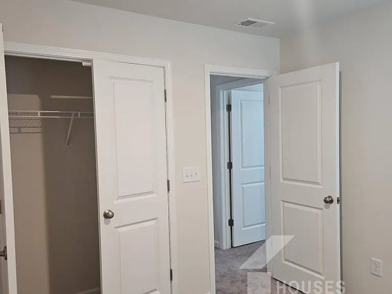338 Prosperity Ln — Photo 7