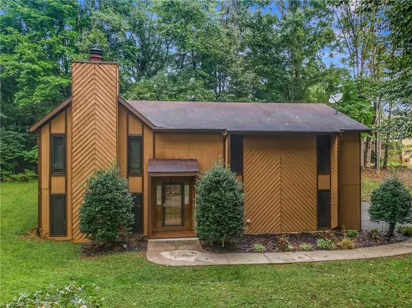 5643 Bassford Ct, Winston Salem, NC 27104