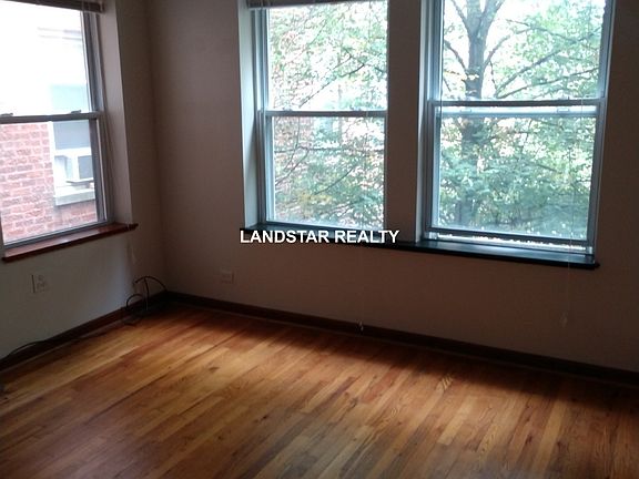 5th image of 3157 W Argyle St APT 2E