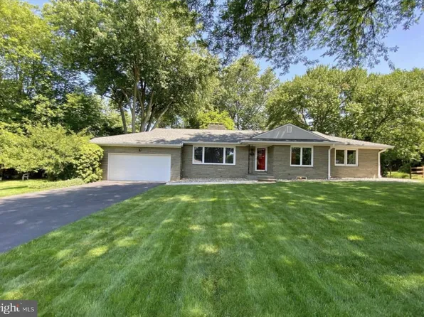 2213 Jones Ln, Wilmington, DE 19810