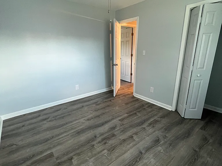 2526 Dexter St E — Photo 15