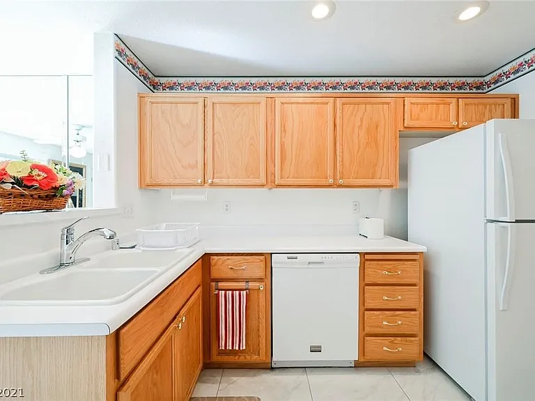 824 Radiant Star St — Photo 11