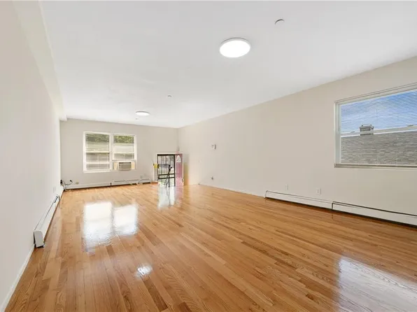 186 Union Avenue image 8 of 19