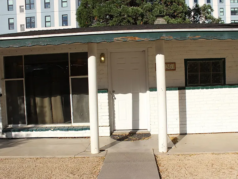 1436 Hillside Dr — Photo 2