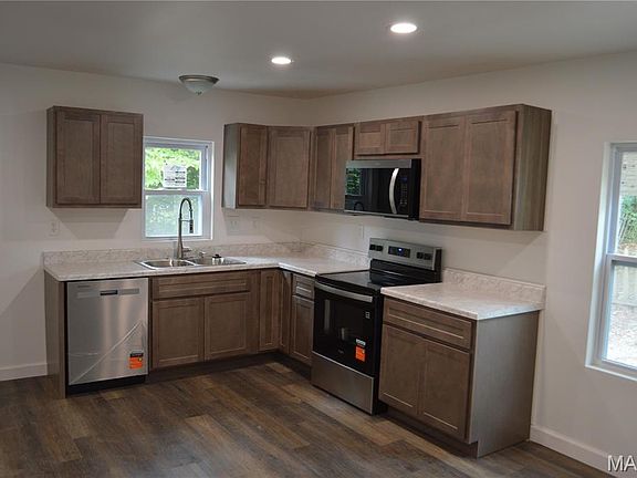 4th image of 1019 Vine St