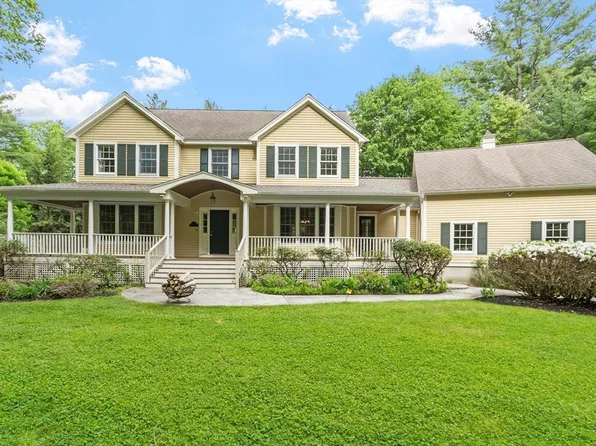 156 Maple St, Stow, MA 01775