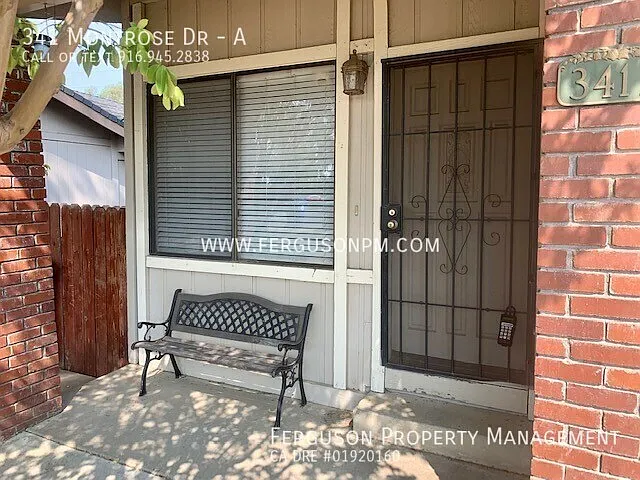Pet Friendly Folsom Duplex With an Attached Garage — Photo 2