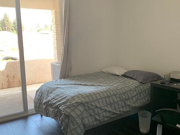 Downstair bedroom with Balcony and Bath