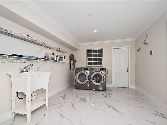 4th image of 821 NW 67th Ave #821