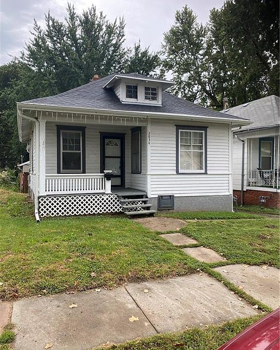 1st image of 2834 Jules St