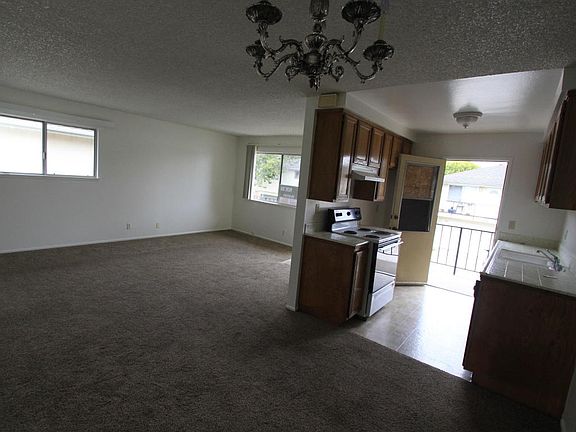 2nd image of 2626 N Victoria Ave