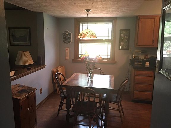3rd image of 4032 Bayberry Dr