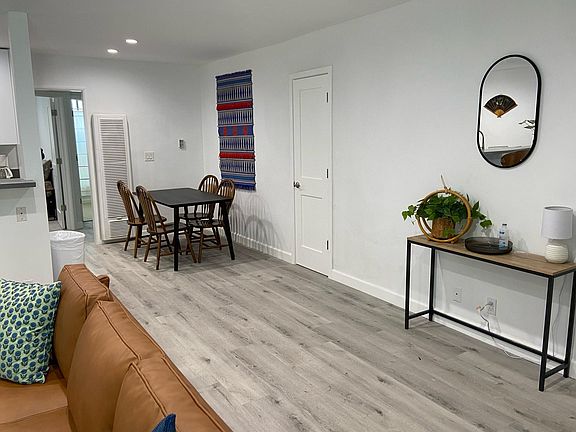 2nd image of 4241 McLaughlin Ave #3