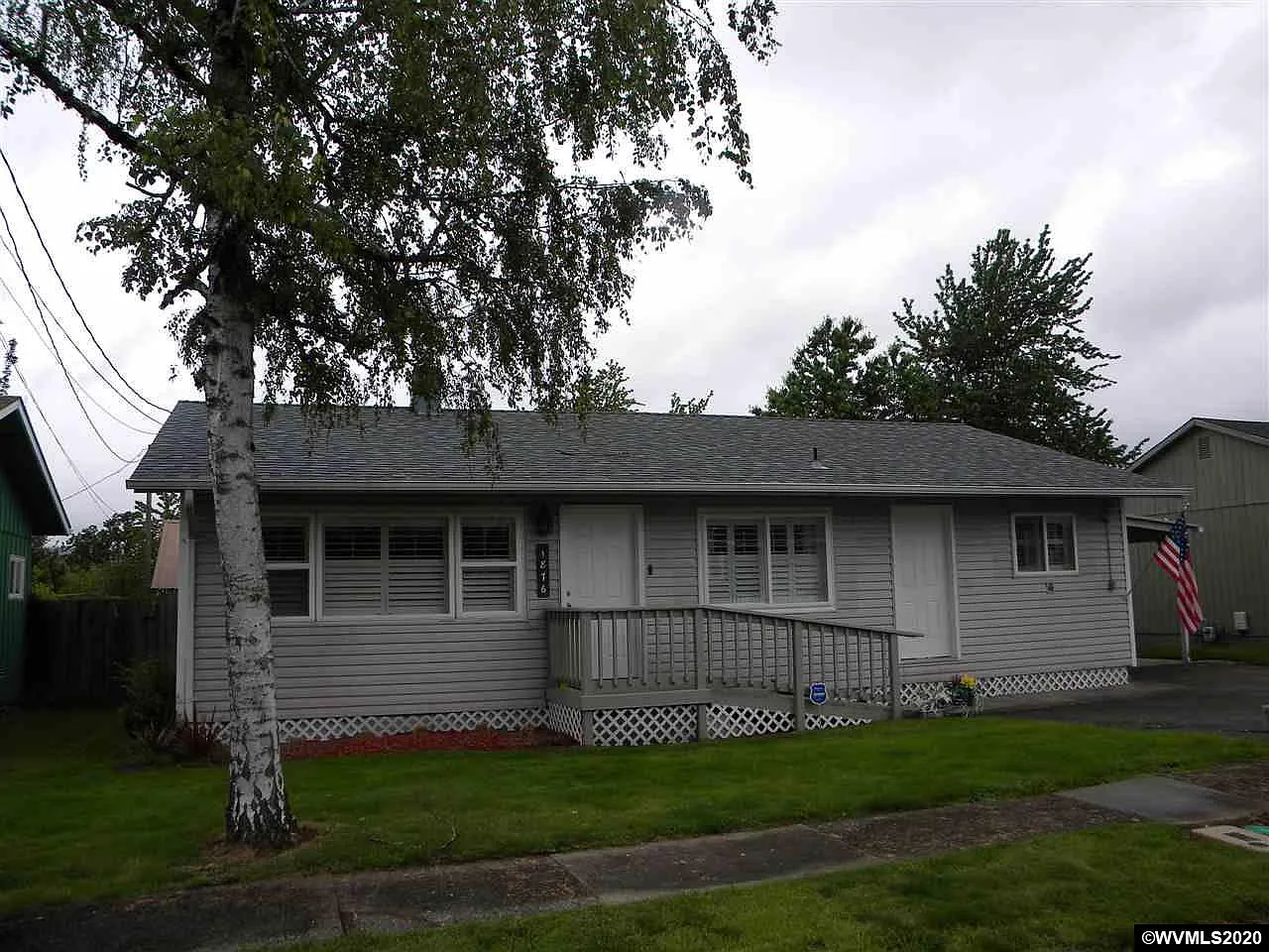 1876 Grape St photo 1