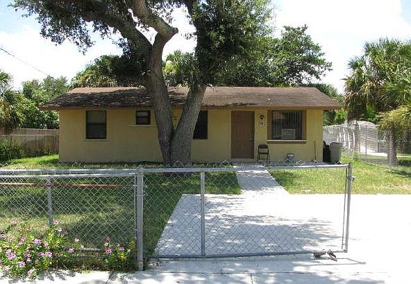 1st image of 2842 Washington Dr