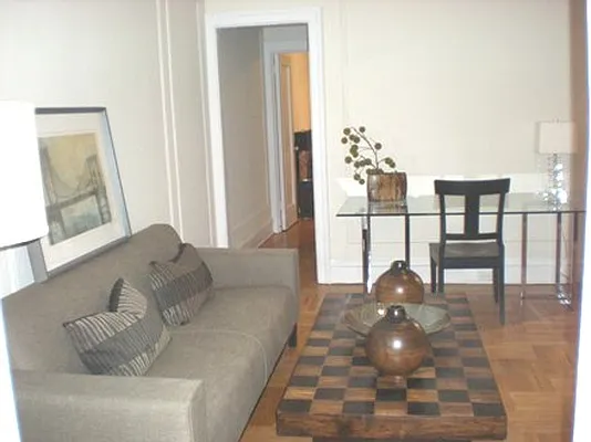 Rented by Metropolitan Equities | media 18