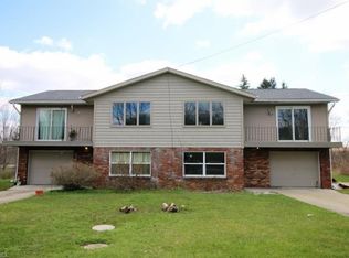 3335 & 3339 Pikeview Dr, Norton, OH 44203