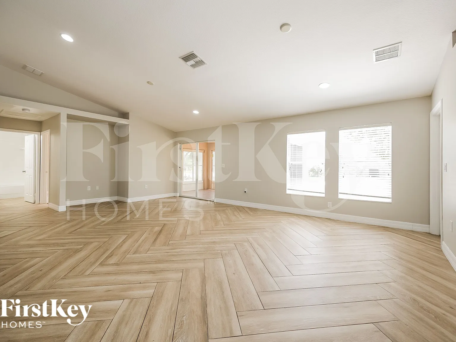 3 bed, 2.0 bath, 2007 sqft, $1,590 — Photo 4