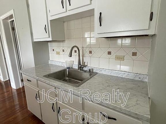 3rd image of 10 Water St
