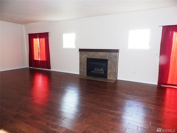 3rd image of 16717 Greenleaf Ave SE