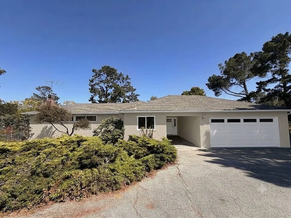 1061 Parrott Dr