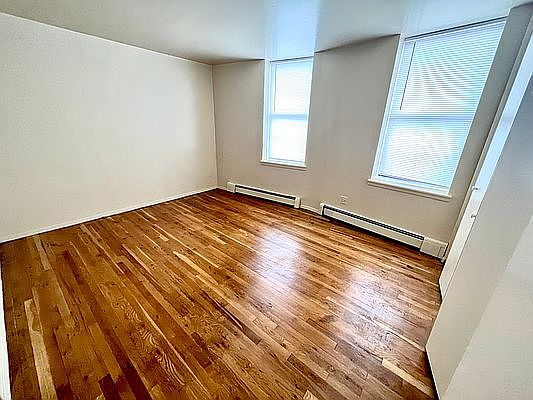 2nd image of 1228 Shakespeare Ave #6C