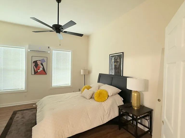 226 Huger St — Photo 2