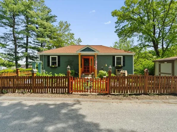 212 Grove St, Clinton, MA 01510